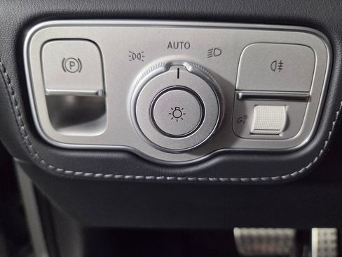 Used 2025 Mercedes-Benz GLS 63 AMG 4MATIC image 19