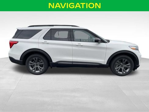 Used 2021 Ford Explorer XLT w/ Equipment Group 202A AWD/4WD image 6