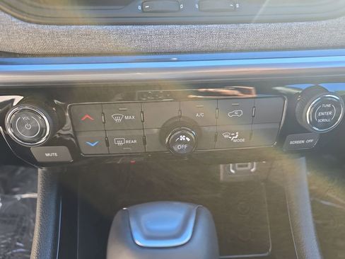 New 2026 Jeep Compass Latitude AWD/4WD image 21