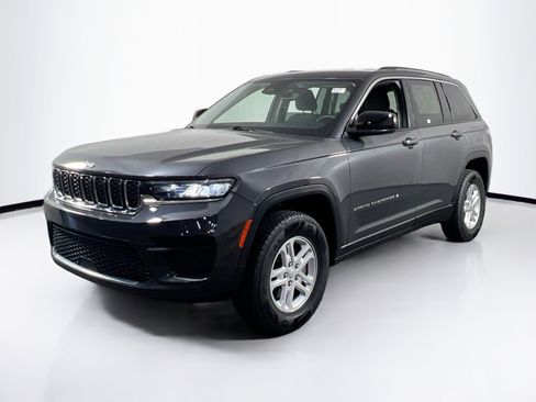 Used 2022 Jeep Grand Cherokee Laredo w/ Luxury Tech Group I image 1