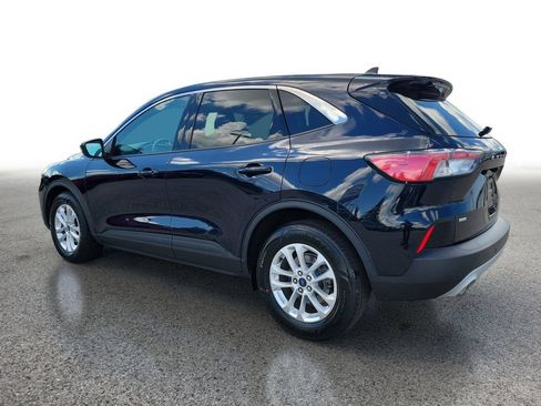 Used 2021 Ford Escape SE w/ Cold Weather Package FWD image 3