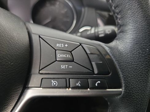 Used 2019 Nissan Rogue SV FWD image 17