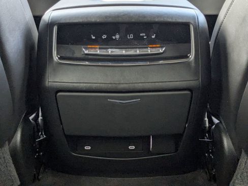 Used 2022 Cadillac Escalade ESV Premium Luxury AWD/4WD image 21