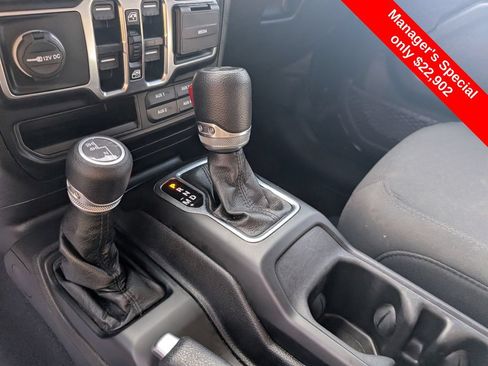 Used 2022 Jeep Wrangler Unlimited Sport AWD/4WD image 19