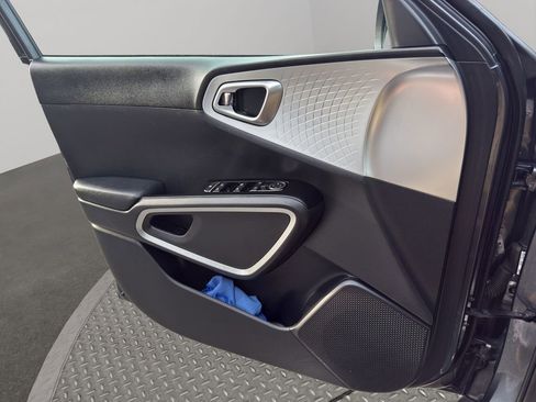 Used 2023 Kia Soul LX w/ Option Group 015 image 14