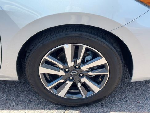 Certified 2025 Nissan Versa SV image 8