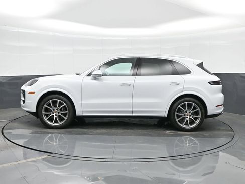 New 2026 Porsche Cayenne image 2
