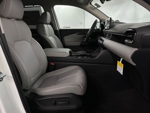 New 2025 Honda Pilot EX-L image 30