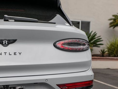New 2026 Bentley Bentayga Speed AWD/4WD image 15