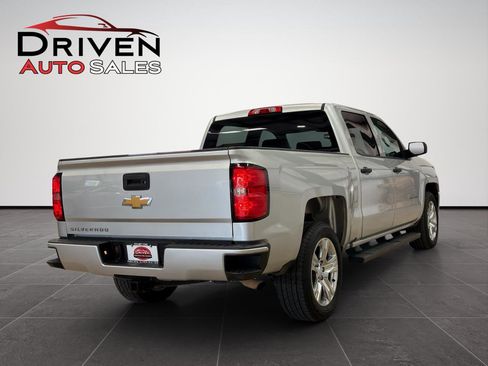 Used 2018 Chevrolet Silverado 1500 Custom w/ Custom Convenience Package RWD image 6