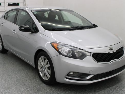 Used 2015 Kia Forte EX FWD image 4