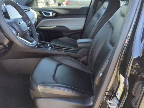 Certified 2025 Jeep Compass Limited AWD/4WD image 16