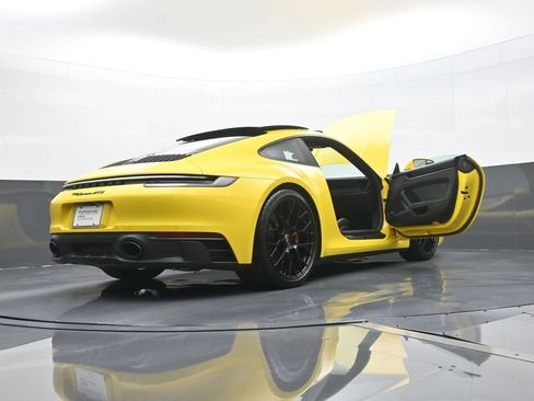 Certified 2024 Porsche 911 Carrera GTS RWD image 22