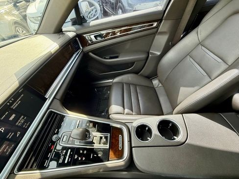 Used 2018 Porsche Panamera 4 w/ Premium Package Plus image 23