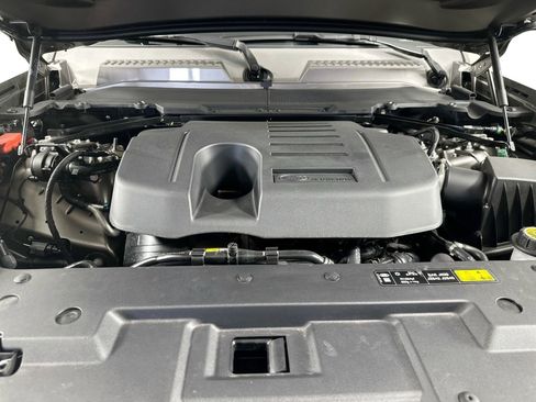 Certified 2025 Land Rover Defender 90 X-Dynamic SE image 24