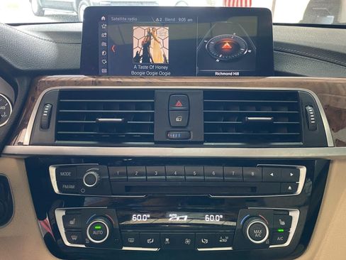 Used 2018 BMW 330i xDrive Sedan w/ Premium Package AWD/4WD image 25