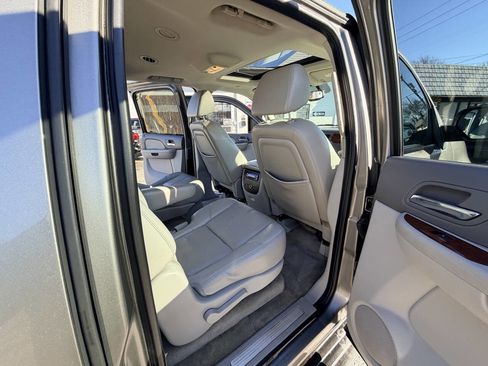 Used 2007 Chevrolet Suburban LT w/ LT Preferred Equipment Group image 54
