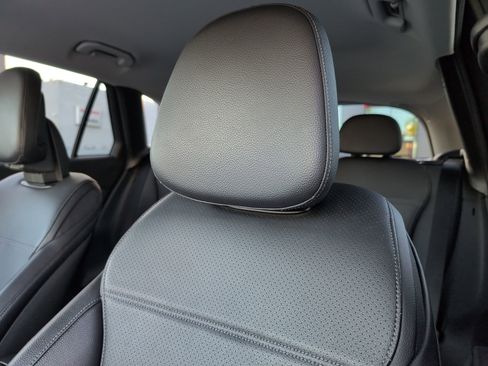 Used 2024 Mercedes-Benz GLC 300 4MATIC image 23