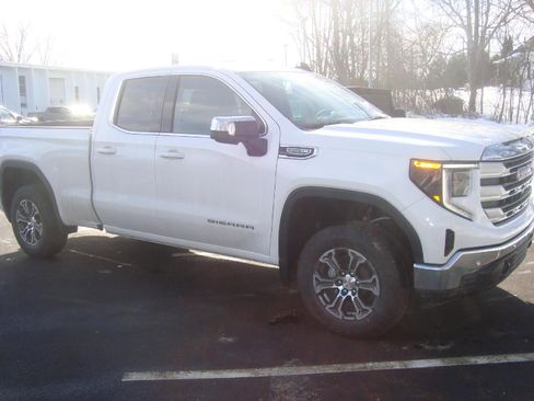 New 2026 GMC Sierra 1500 SLE w/ X31 Off-Road Package image 3