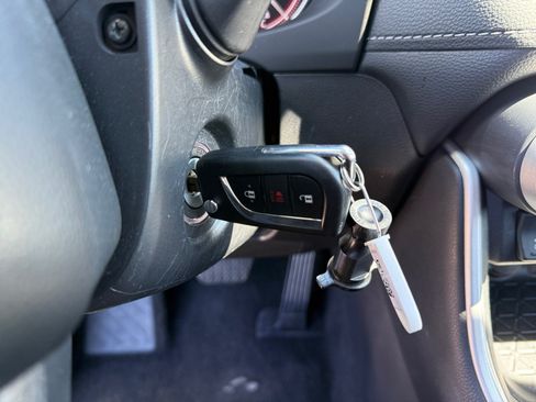 Used 2025 Toyota RAV4 LE AWD/4WD image 28