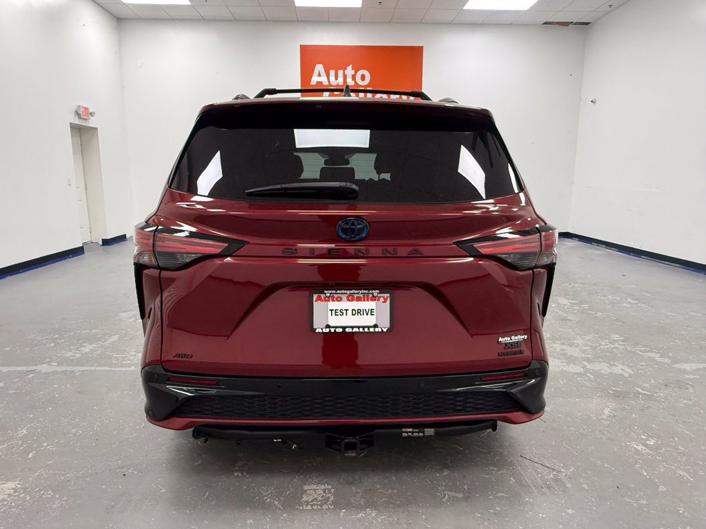 Used 2022 Toyota Sienna XSE w/ XSE Plus Package AWD/4WD image 7