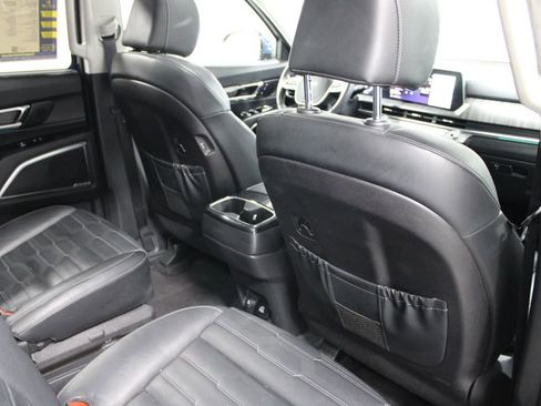 Used 2024 Kia Telluride SX Prestige image 32