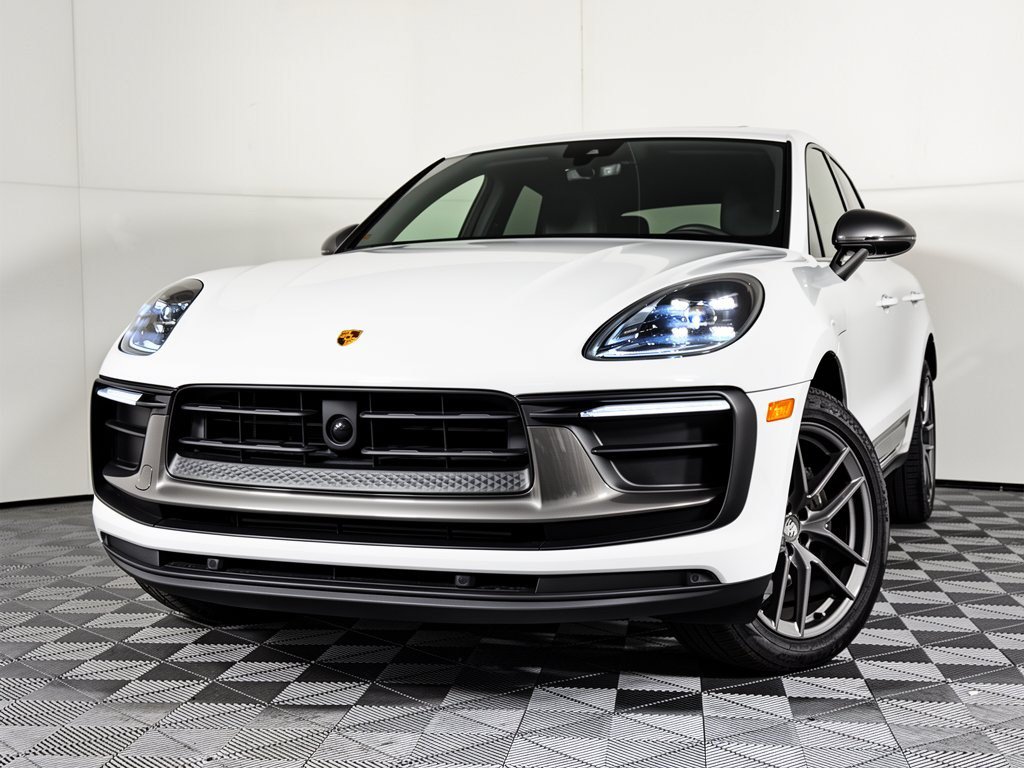 Certified 2025 Porsche Macan Turbo AWD/4WD image 1