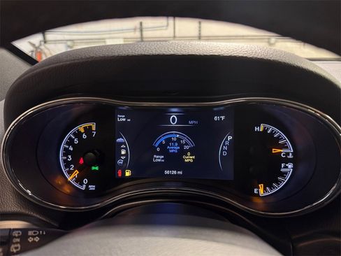 Used 2019 Jeep Grand Cherokee Limited w/ Trailer Tow Group IV image 16