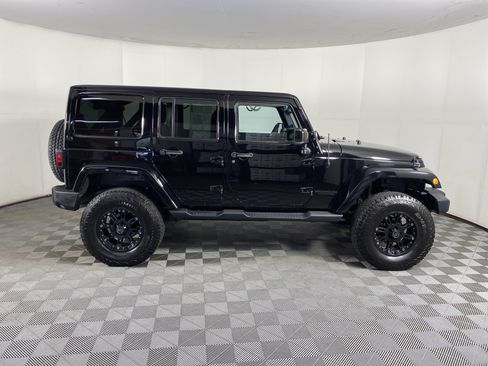 Used 2014 Jeep Wrangler Unlimited Sahara AWD/4WD image 5