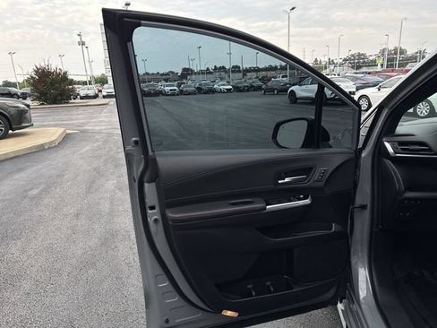 Used 2025 Toyota Sienna XSE w/ XSE Premium Package FWD image 18