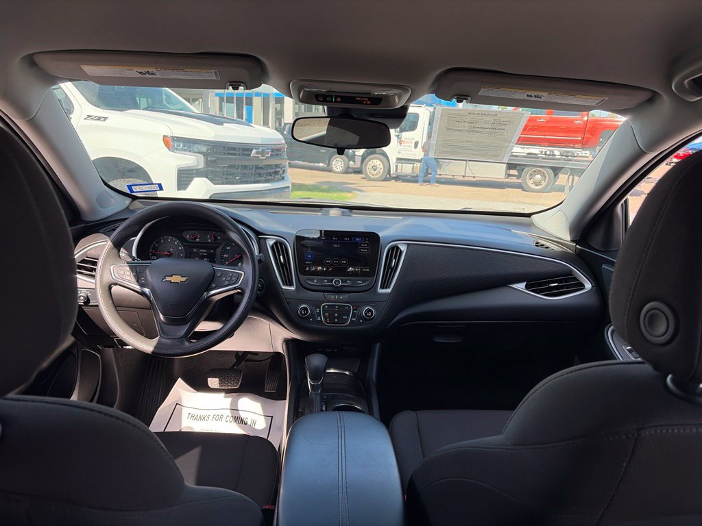 Used 2024 Chevrolet Malibu LT FWD image 11