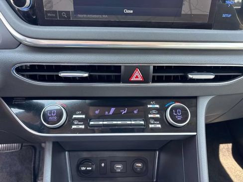 Certified 2023 Hyundai Sonata SEL w/ Convenience Package FWD image 22