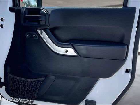 Used 2013 Jeep Wrangler Sahara w/ Dual Top Group AWD/4WD image 25