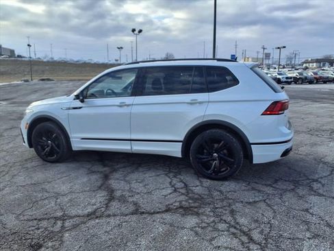 Used 2023 Volkswagen Tiguan SE R-Line image 27