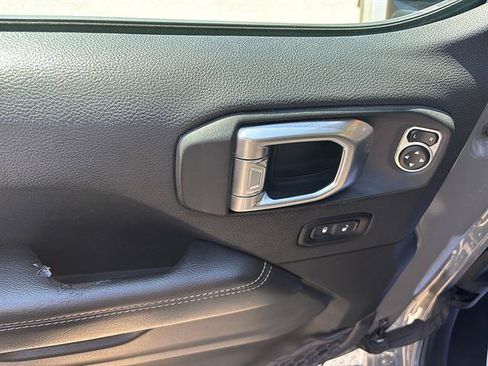 Used 2020 Jeep Wrangler Unlimited Sahara AWD/4WD image 14