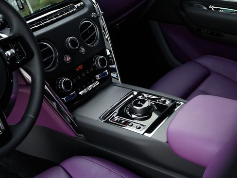 Used 2024 Rolls-Royce Cullinan AWD/4WD image 21