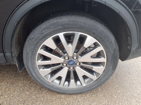 Used 2022 Ford Escape Titanium w/ Class II Trailer Tow Package AWD/4WD image 6