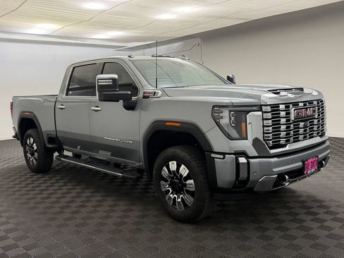Used 2025 GMC Sierra 2500 Denali AWD/4WD image 7
