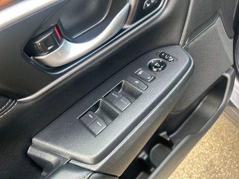 Used 2020 Honda CR-V Touring image 19