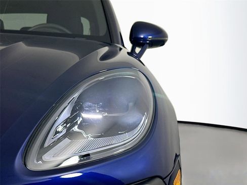 Used 2026 Porsche Macan Turbo AWD/4WD image 15