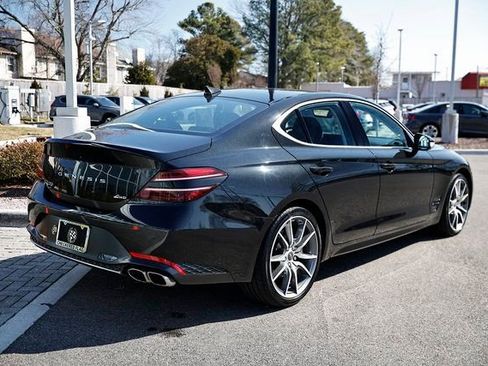 Used 2023 Genesis G70 2.0T image 7