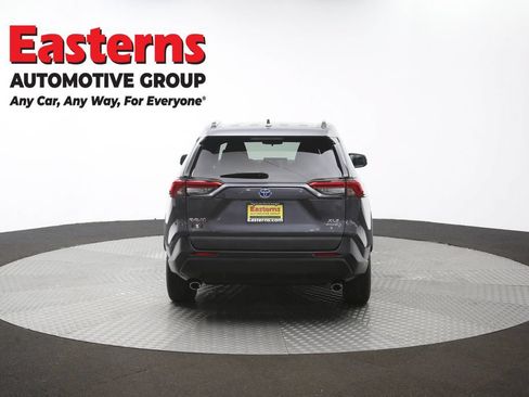 Used 2021 Toyota RAV4 XLE AWD/4WD image 36