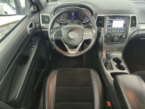 Used 2018 Jeep Grand Cherokee Altitude RWD image 13
