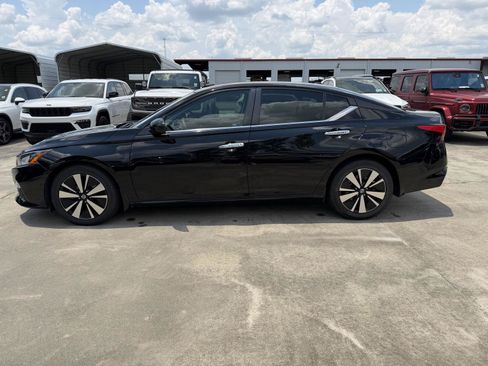 Used 2022 Nissan Altima 2.5 SV FWD image 15
