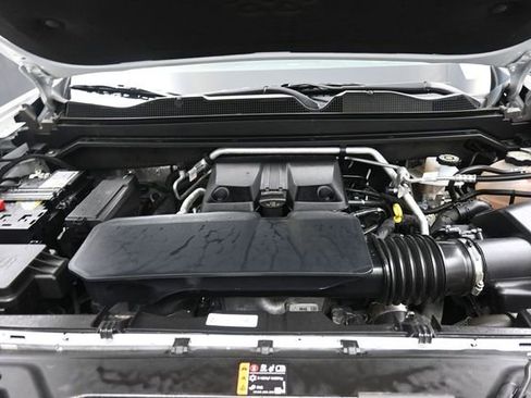 Used 2025 Chevrolet Colorado Z71 w/ Technology Package AWD/4WD image 30