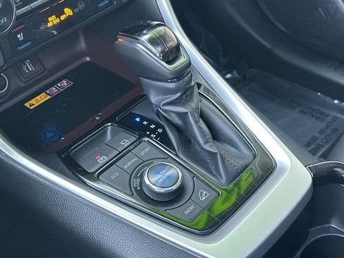 Used 2024 Toyota RAV4 Limited image 25