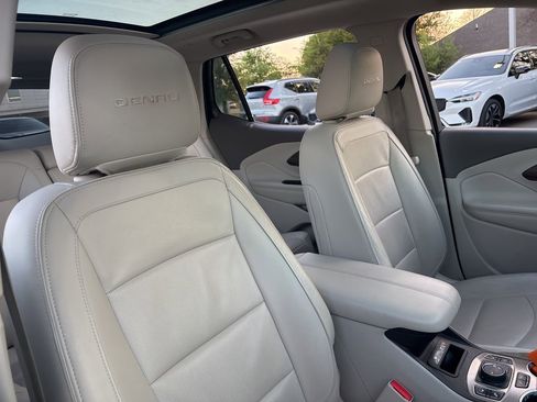 Used 2020 GMC Terrain Denali w/ Denali Premium Package image 12