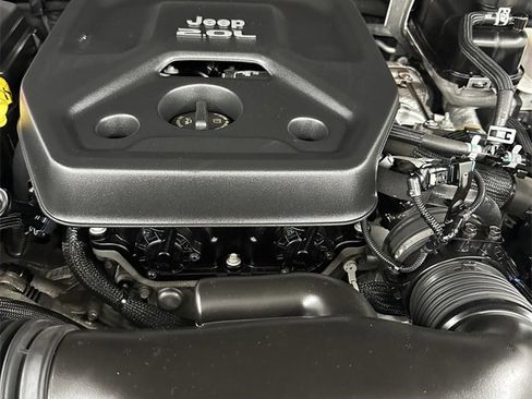 Used 2021 Jeep Wrangler Unlimited Sahara w/ Cold Weather Group image 16