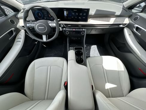 Used 2025 Hyundai Sonata SEL FWD image 24