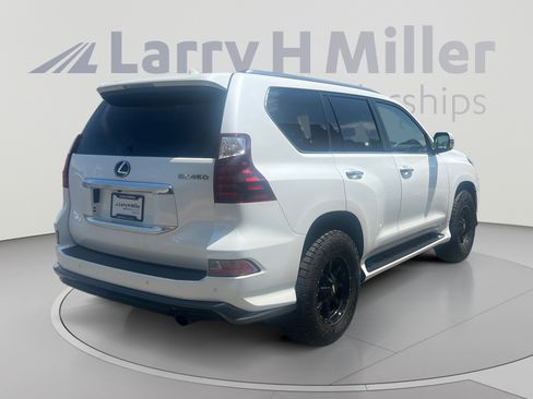 Used 2020 Lexus GX 460 Luxury w/ Luxury Sport Package AWD/4WD image 5